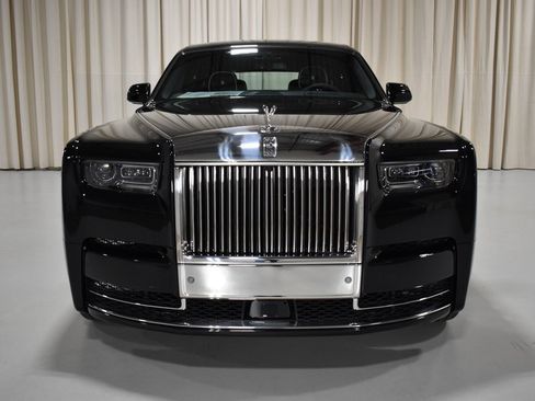 New 2027 Rolls-Royce Phantom Sedan RWD image 8