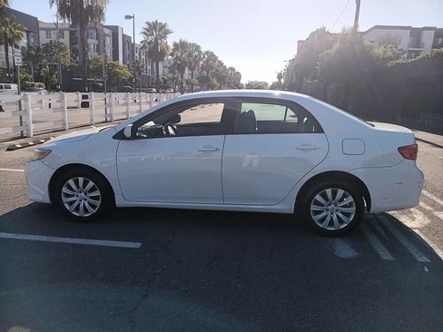 Used 2012 Toyota Corolla LE FWD image 5