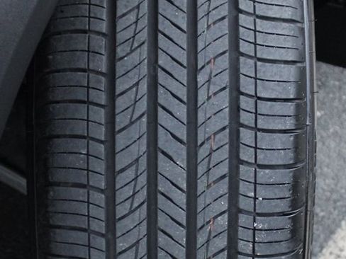 Certified 2025 Nissan Rogue S image 15