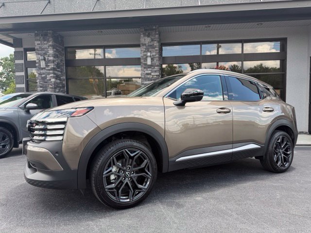 Used 2026 Nissan Kicks SR w/ SR Premium Package AWD/4WD image 8