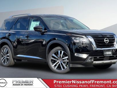 New 2025 Nissan Pathfinder Platinum w/ Cargo Package