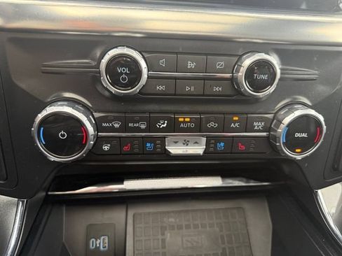 Used 2022 Ford F150 Lariat w/ Equipment Group 502A High AWD/4WD image 7