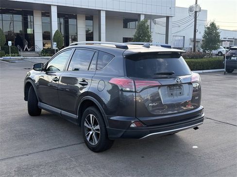 Used 2017 Toyota RAV4 XLE image 7