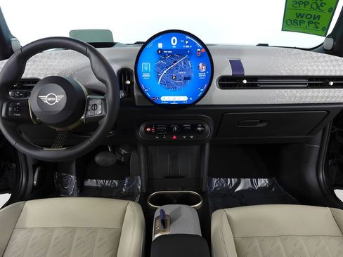 Certified 2025 MINI Cooper 4-Door Hardtop image 25