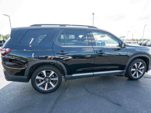 Used 2024 Honda Pilot Touring image 6