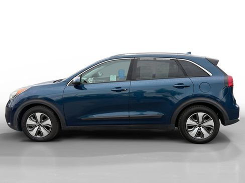 Used 2018 Kia Niro LX FWD image 2