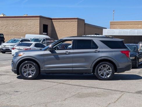 Used 2022 Ford Explorer XLT w/ Equipment Group 202A RWD image 9