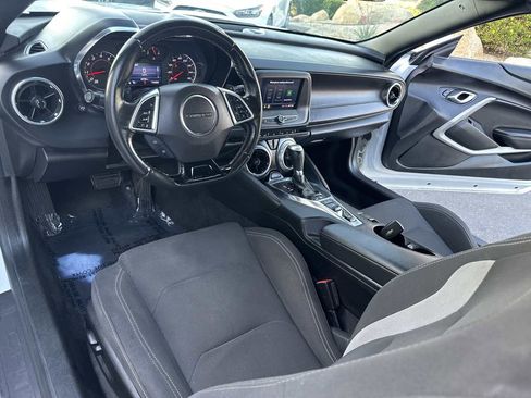 Used 2020 Chevrolet Camaro LT image 3