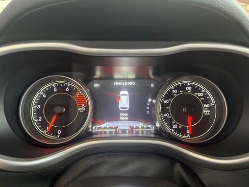 Used 2016 Jeep Cherokee Trailhawk w/ Leather Interior Group image 12