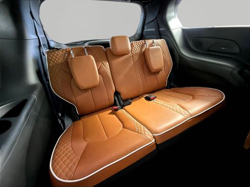 Used 2026 Chrysler Pacifica Pinnacle FWD image 26