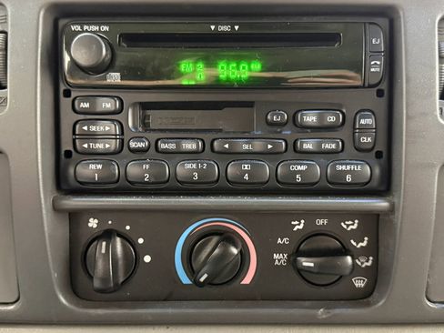 Used 2003 Ford Excursion XLT AWD/4WD image 23
