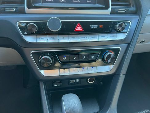 Used 2019 Hyundai Sonata SE FWD image 23