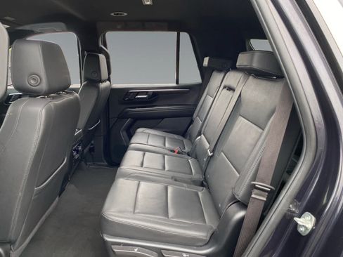 Used 2025 Chevrolet Tahoe LT RWD image 13