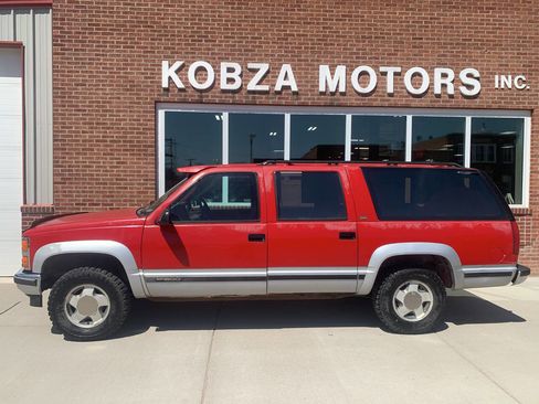 Used 1993 Chevrolet Suburban 4WD image 2