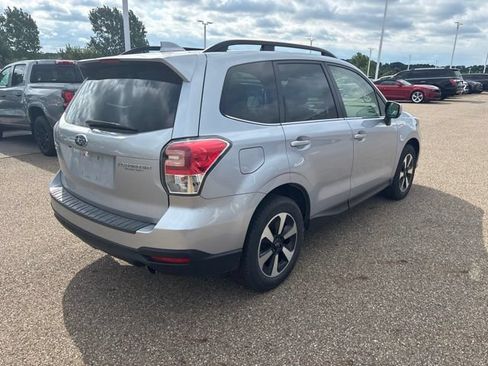 Used 2018 Subaru Forester 2.5i Limited AWD/4WD image 3