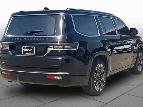 Used 2022 Jeep Grand Wagoneer Series III w/ Flexible Seating Group AWD/4WD image 13