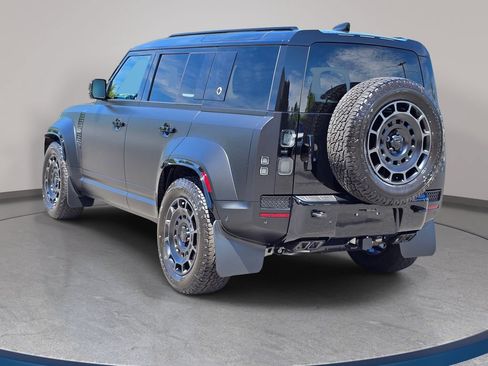 New 2026 Land Rover Defender 110 OCTA AWD/4WD image 7