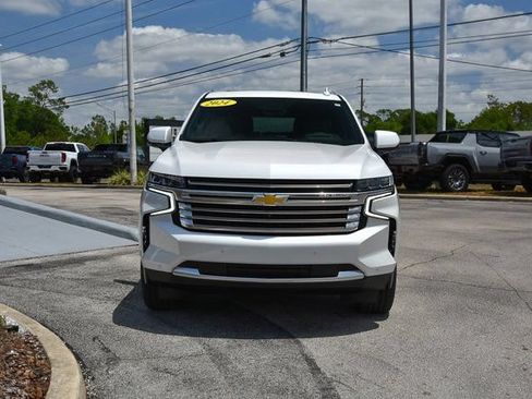 Used 2024 Chevrolet Suburban High Country AWD/4WD image 4