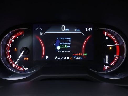 Used 2024 Toyota RAV4 Adventure image 17