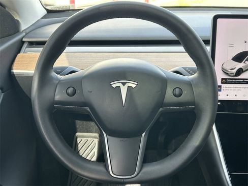 Used 2020 Tesla Model Y Long Range image 17