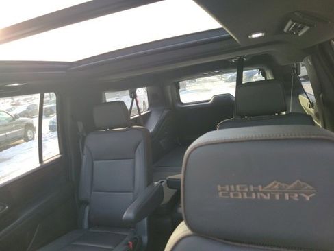 Used 2023 Chevrolet Suburban High Country image 20