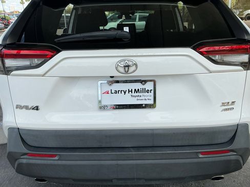 Used 2020 Toyota RAV4 XLE w/ Convenience Package image 27