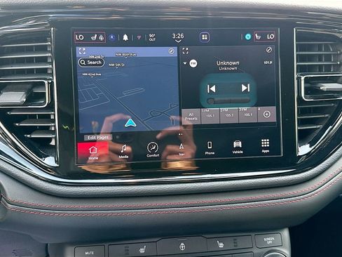 Used 2025 Dodge Durango GT AWD/4WD image 16