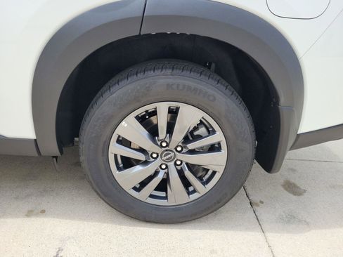 Used 2025 Nissan Pathfinder SV w/ Cargo Package image 31