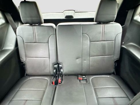 Used 2023 Chevrolet Traverse RS image 31