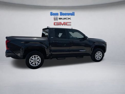 Used 2025 Toyota Tacoma SR5 RWD image 10