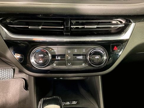 Used 2025 Buick Envista Sport Touring w/ Convenience I Package FWD image 30