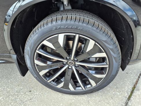 New 2026 Volvo XC90 B6 Plus w/ Protection Package Premier AWD/4WD image 9