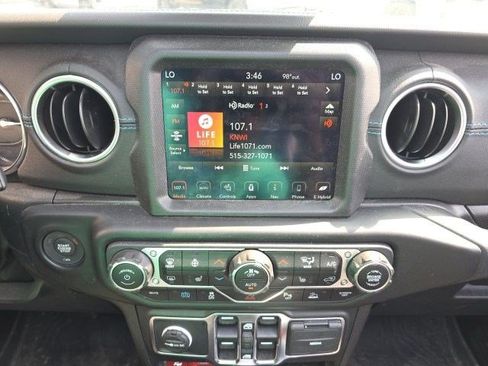 Used 2022 Jeep Wrangler Unlimited Rubicon 4xe w/ Cold Weather Group AWD/4WD image 21