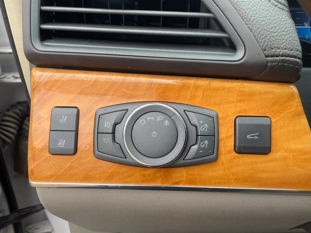 Used 2015 Lincoln MKX FWD w/ Equipment Group 102A image 16