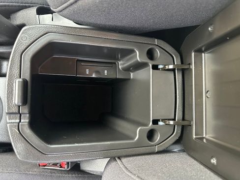 Used 2013 Chevrolet Cruze LS image 25