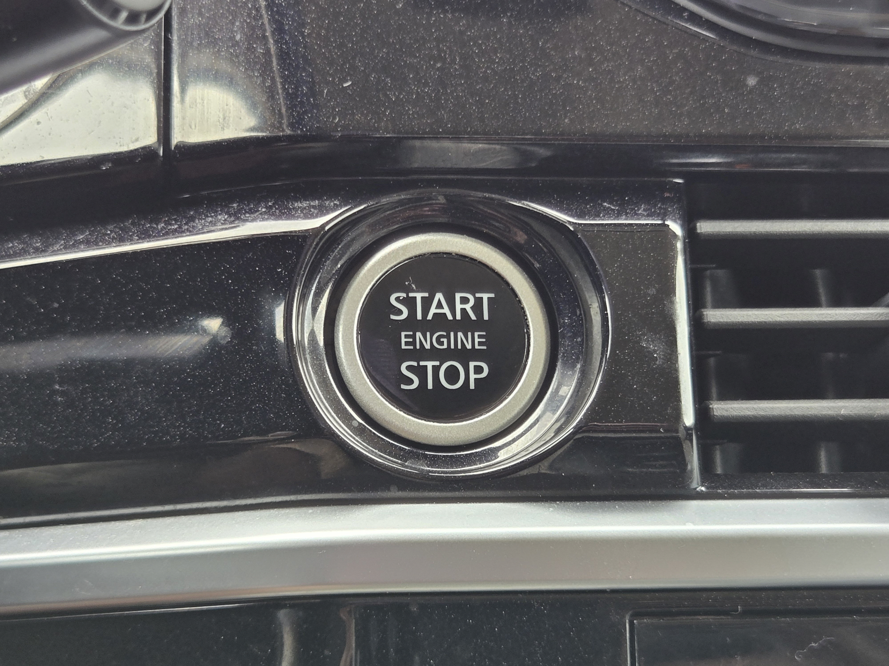 Used 2024 Nissan Pathfinder SL AWD/4WD image 33