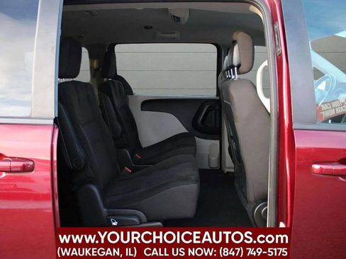 Used 2018 Dodge Grand Caravan SE w/ UConnect Hands-Free Group image 10