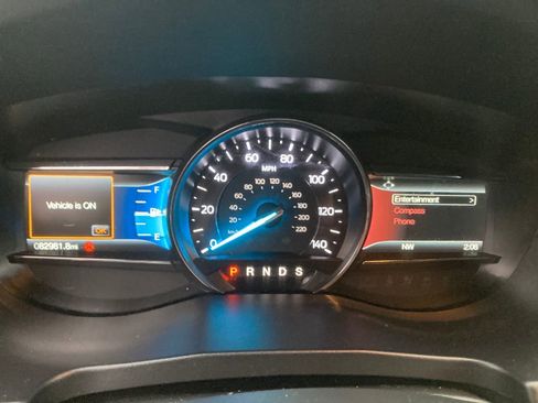 Used 2018 Ford Explorer XLT w/ Equipment Group 202A image 21