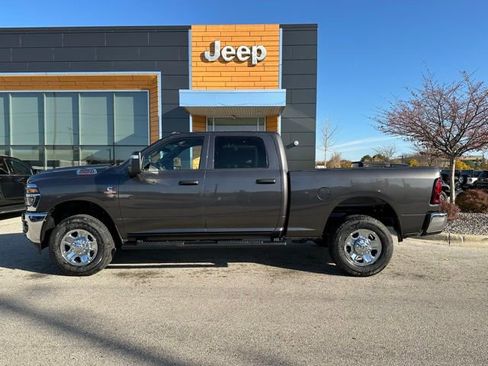 New 2026 RAM 2500 Tradesman AWD/4WD image 9