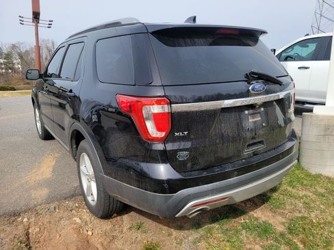 Used 2016 Ford Explorer XLT w/ Equipment Group 202A image 7