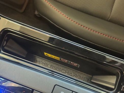 New 2025 Toyota Prius Plug-In Hybrid image 34