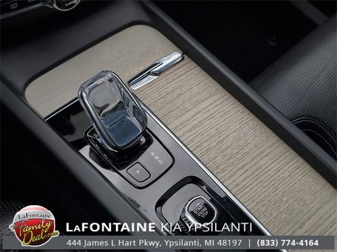 Used 2022 Volvo XC60 B6 Inscription w/ Protection Package Premier image 26