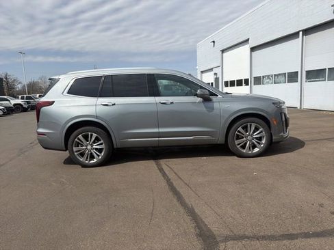 Used 2023 Cadillac XT6 Premium Luxury w/ Technology Package image 5