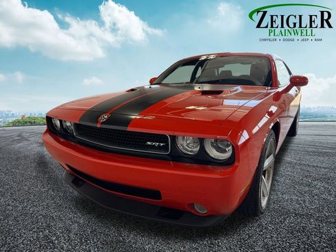 Used 2009 Dodge Challenger SRT8 RWD image 9