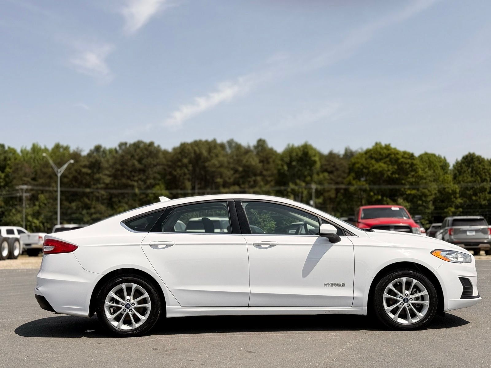 Used 2019 Ford Fusion SE FWD image 5