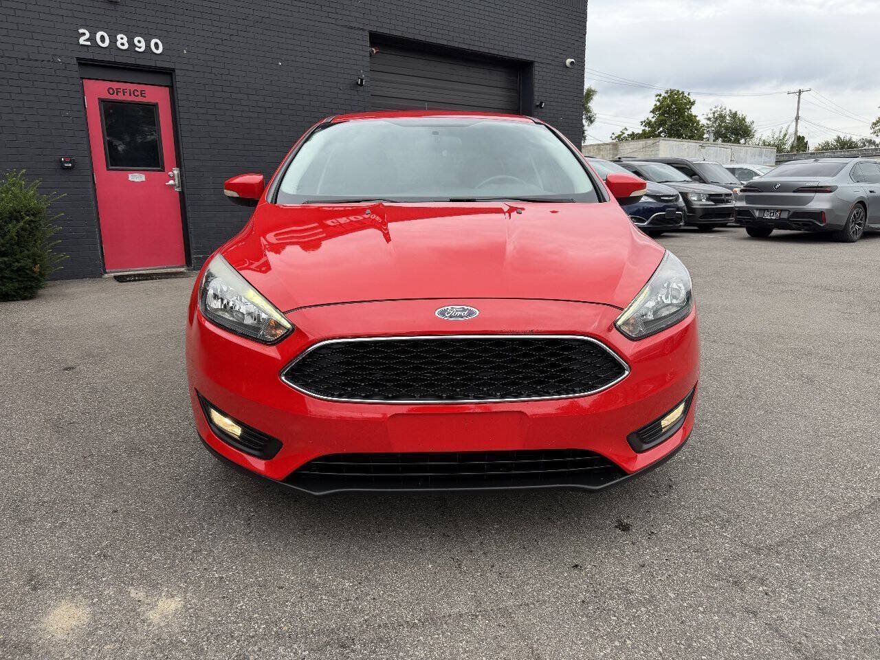 Used 2016 Ford Focus SE w/ Equipment Group 201A FWD image 2