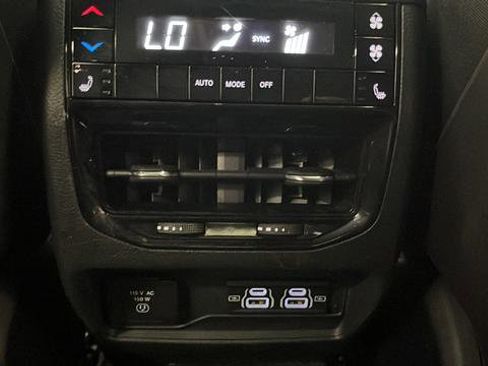 Used 2024 Jeep Grand Cherokee L Limited w/ Luxury Tech Group II AWD/4WD image 36