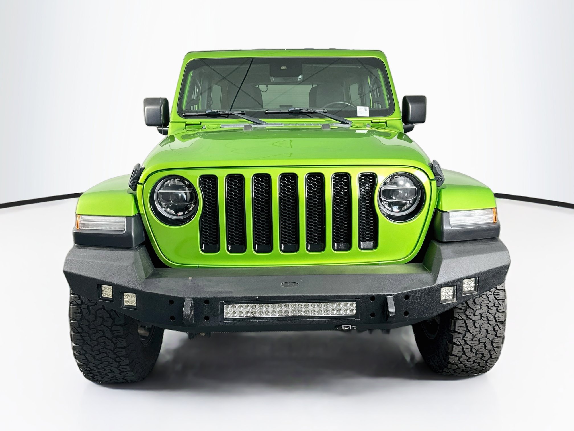Used 2019 Jeep Wrangler Unlimited Sahara AWD/4WD image 2