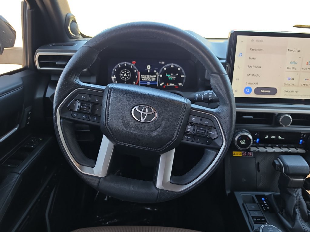 Used 2025 Toyota 4Runner Limited w/ Tow Technology Package AWD/4WD image 13