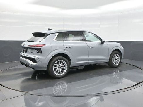 Used 2026 Audi Q3 quattro 2.0T w/ Driver Assistance Package AWD/4WD image 7